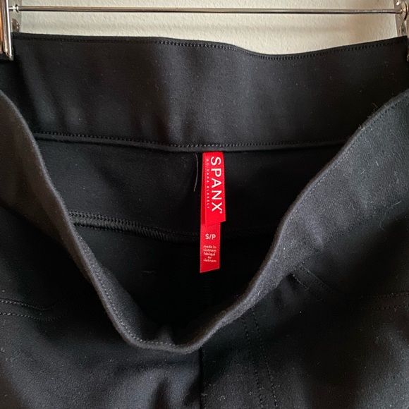 Spanx The Perfect Pant Ankle 4-Pocket in Black - Picture 2 of 6